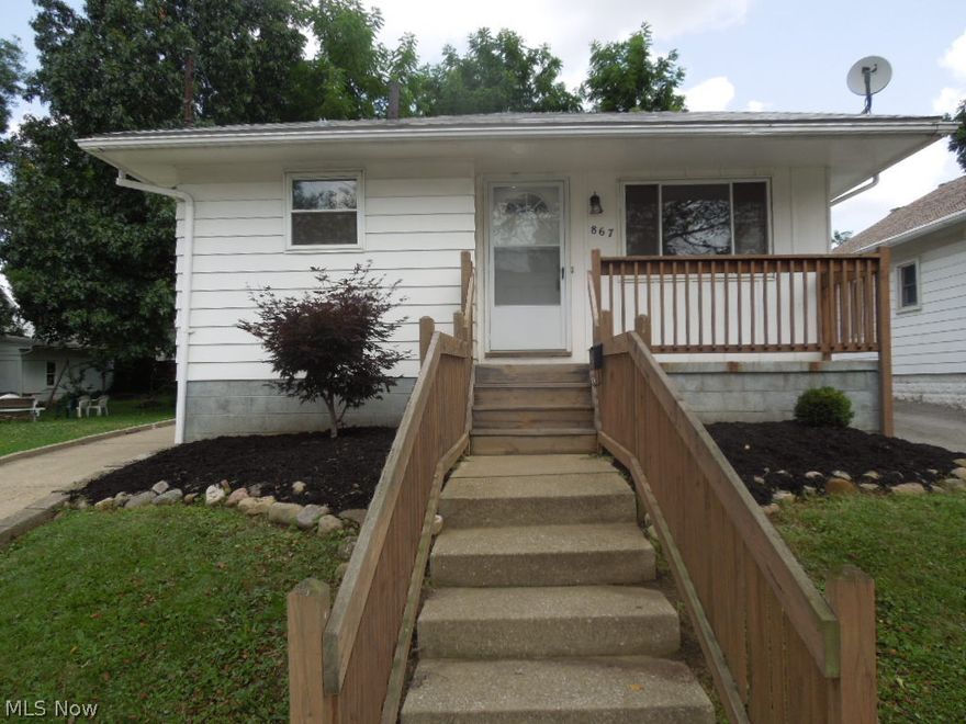 Move in ready Ranch home with finished basement and 2 car garage. Close to several parks, schools, shopping an the central interchange. This home comes fully applianced. Includes a washer and dryer also.  ALL mechanicals are less than 5 years old. Dont miss out on a home that is clean, updated and ready to move in.