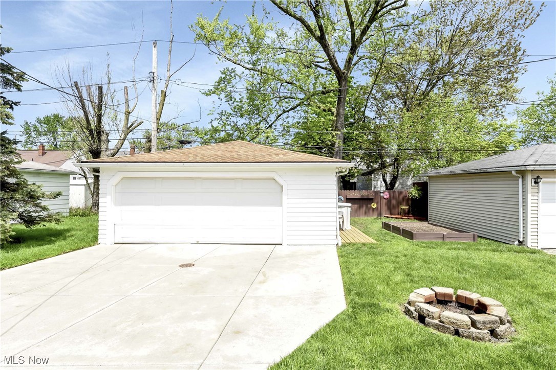 13717 Carpenter Road, Garfield Heights, Ohio image 3