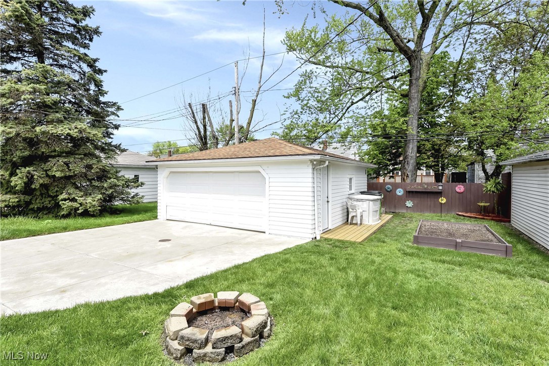 13717 Carpenter Road, Garfield Heights, Ohio image 4
