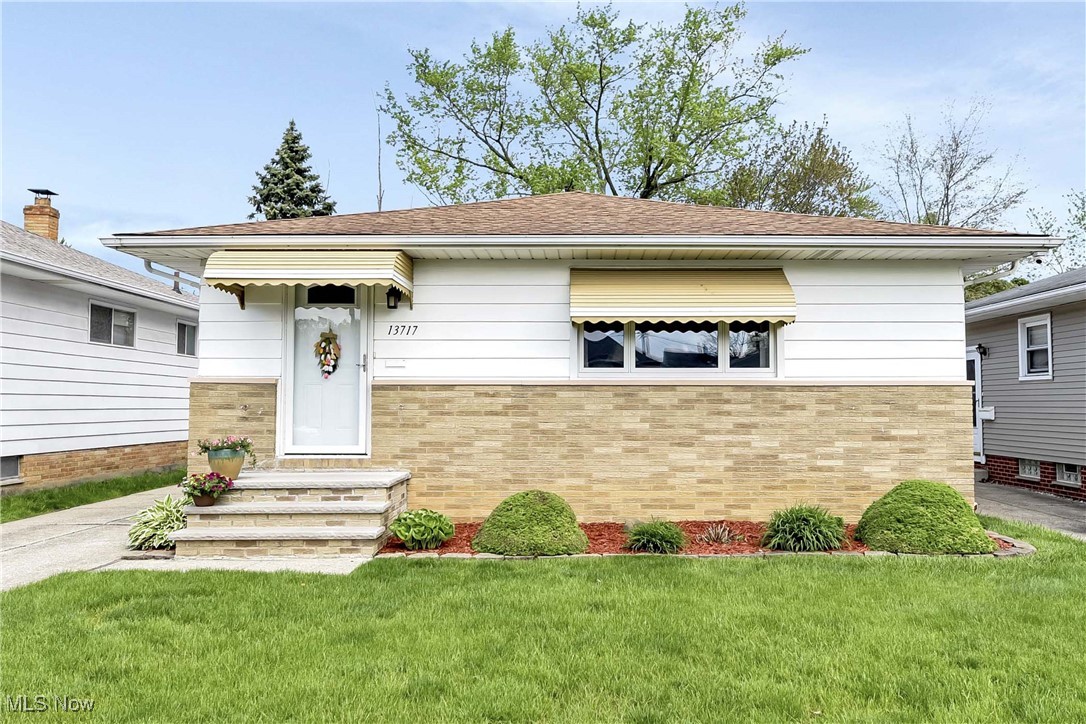 13717 Carpenter Road, Garfield Heights, Ohio image 2