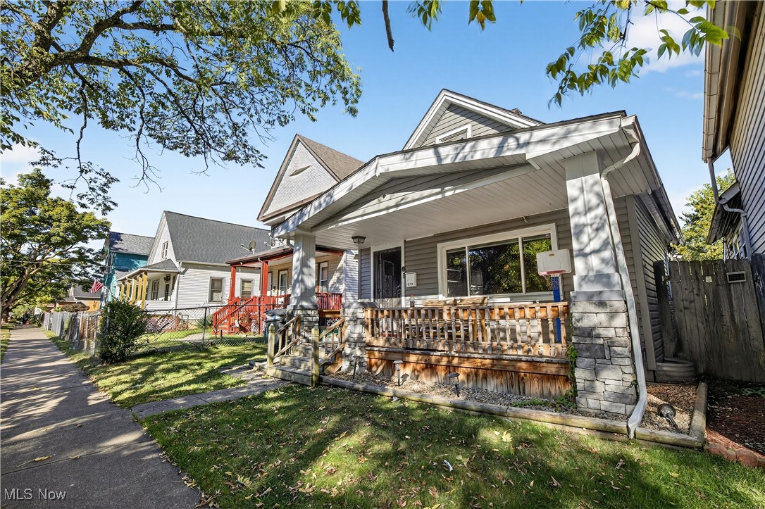 James M Hoyts - Residential