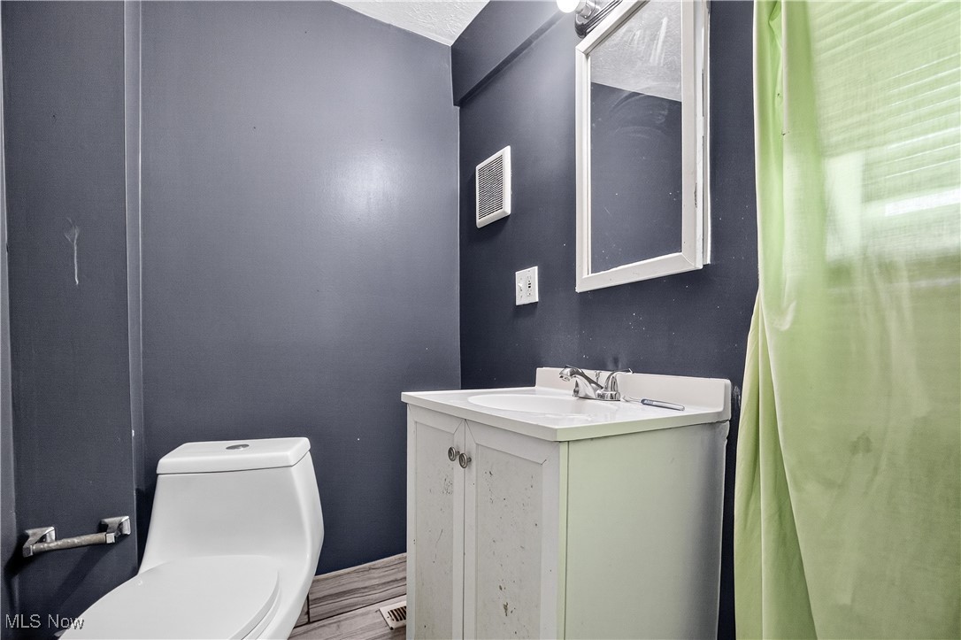 James M Hoyts - Residential