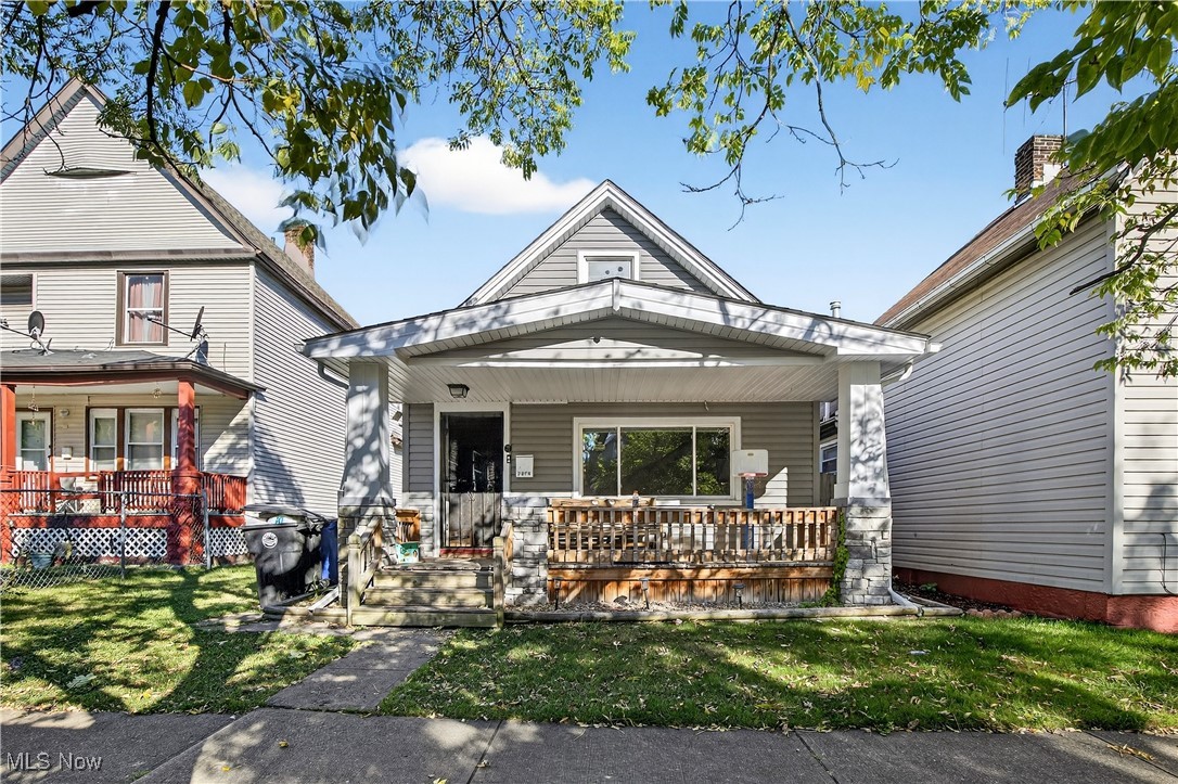 James M Hoyts - Residential