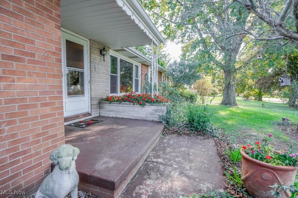 Photo of 1010 Las Olas Boulevard NW, North Canton, OH 44720 (MLS # 5164148)