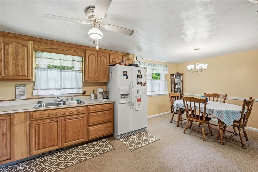 Photo of 42033 Edward Circle, Columbiana, OH 44408 (MLS # 5209348)