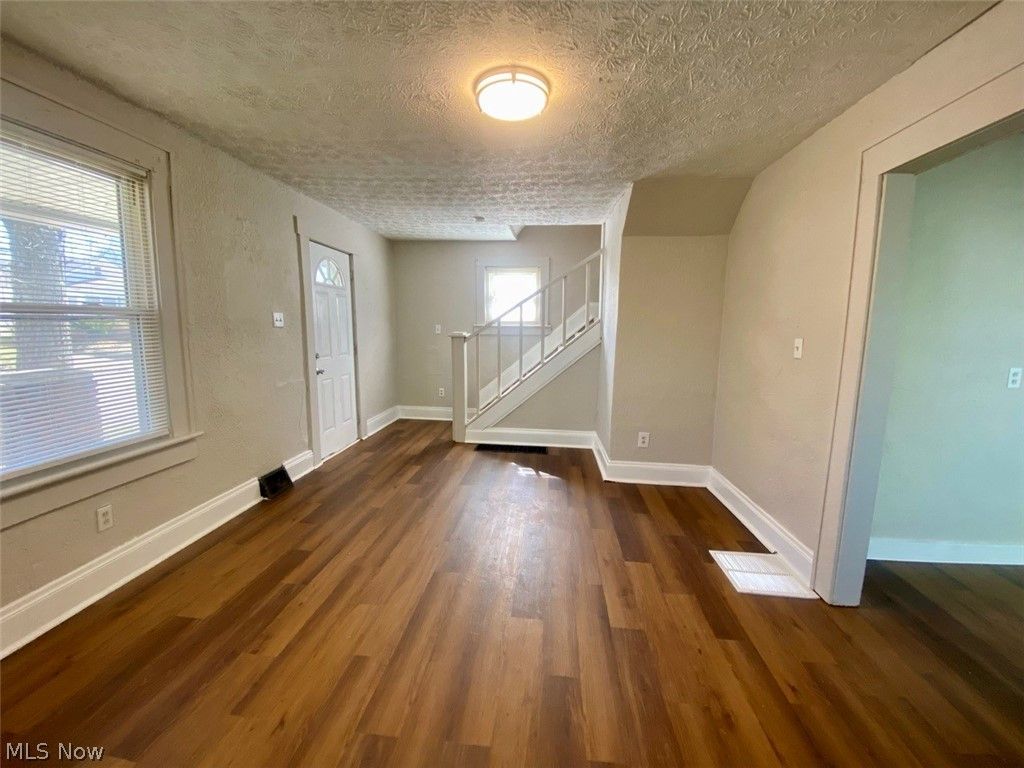 Photo of 748 Merton Avenue, Akron, OH 44306 (MLS # 5194011)