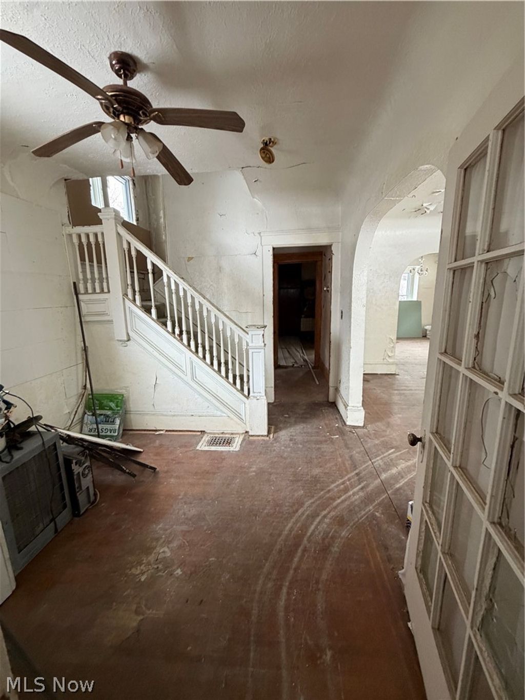 Photo of 10708 Grantwood Avenue, Cleveland, OH 44108 (MLS # 5188493)