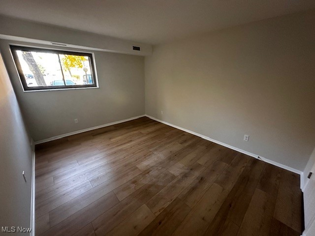 Cedarwood Village Condo 03 - Residential