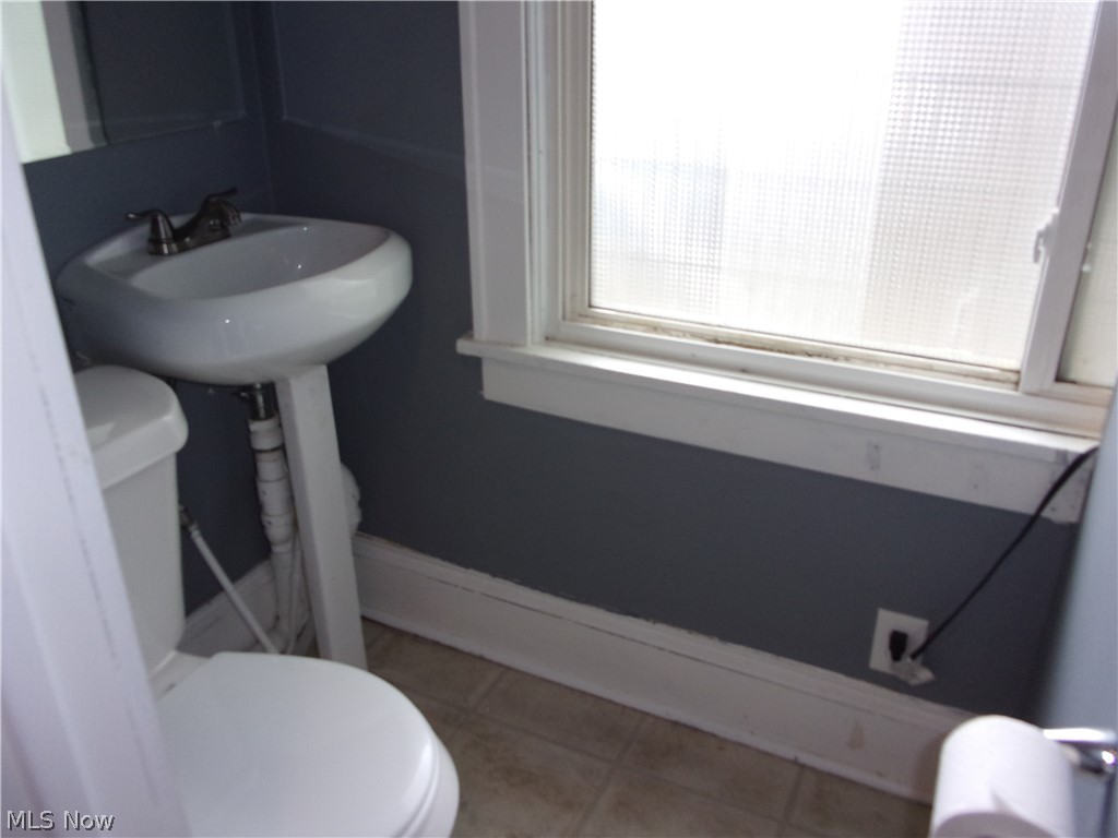 1056 Joy Avenue, Akron, Ohio image 3