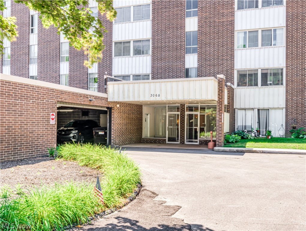 Silver Lake Towers Condo - Residential