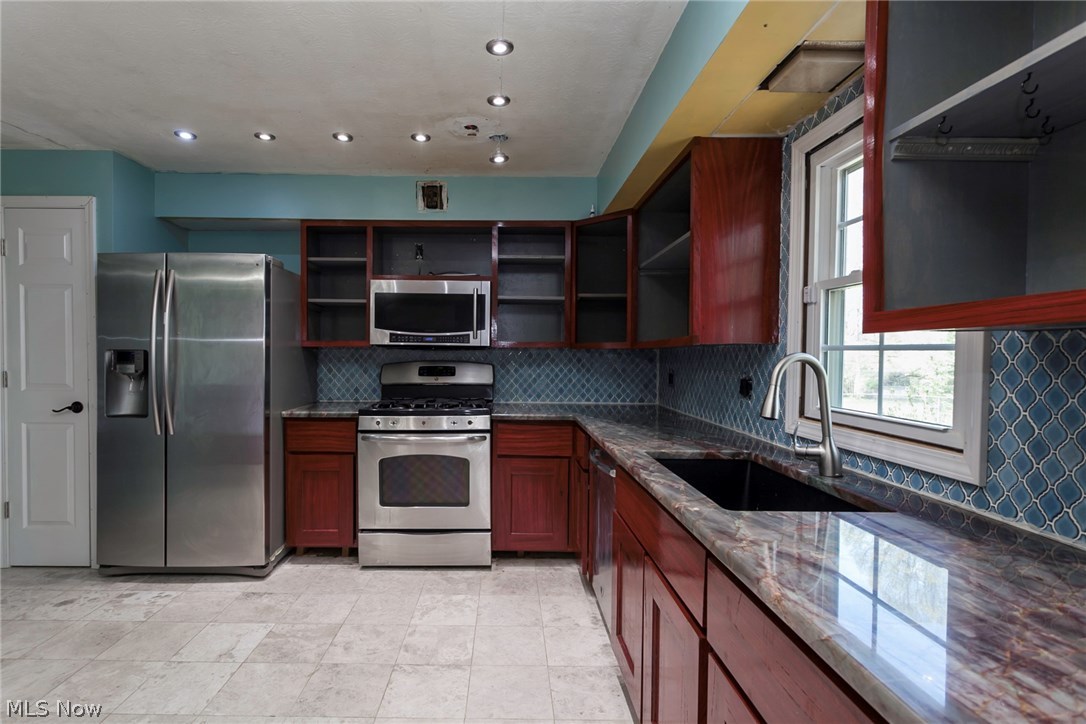 Royal Blvd - Residential