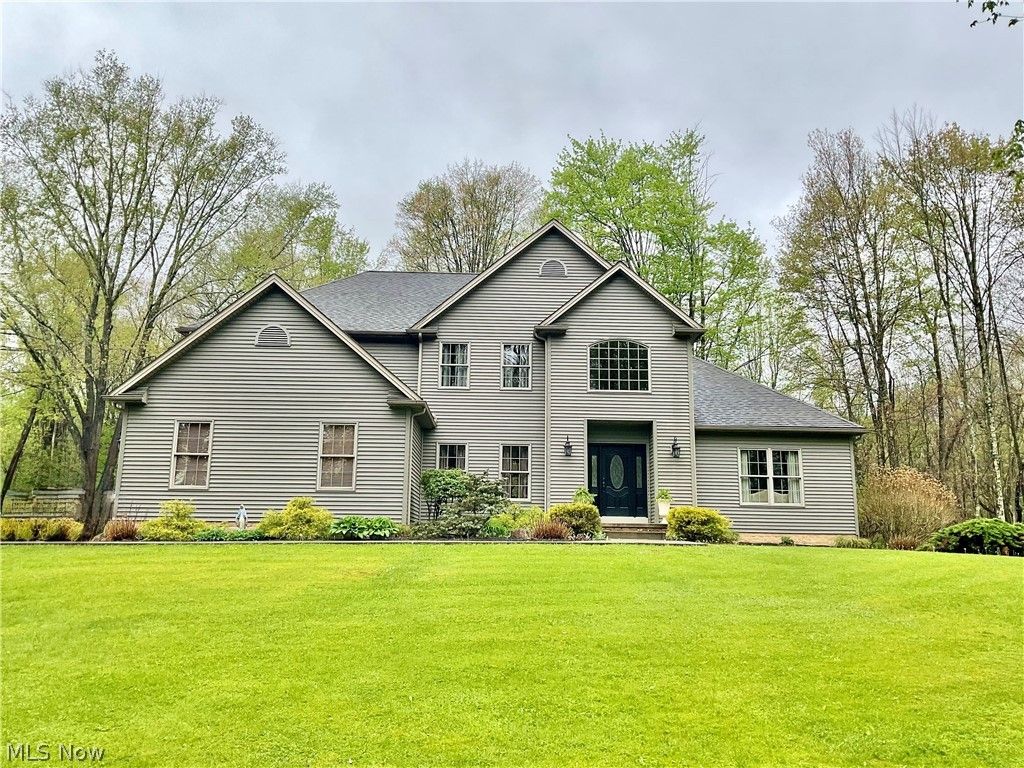 Photo of 1829 State Route 7 NE, Brookfield, OH 44403 (MLS # 5205428)
