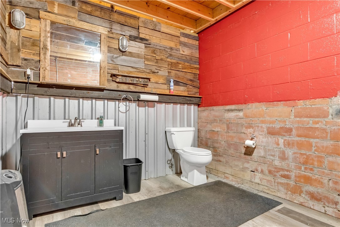 Bradley & Cobbs Madison Park Al - Commercial Sale