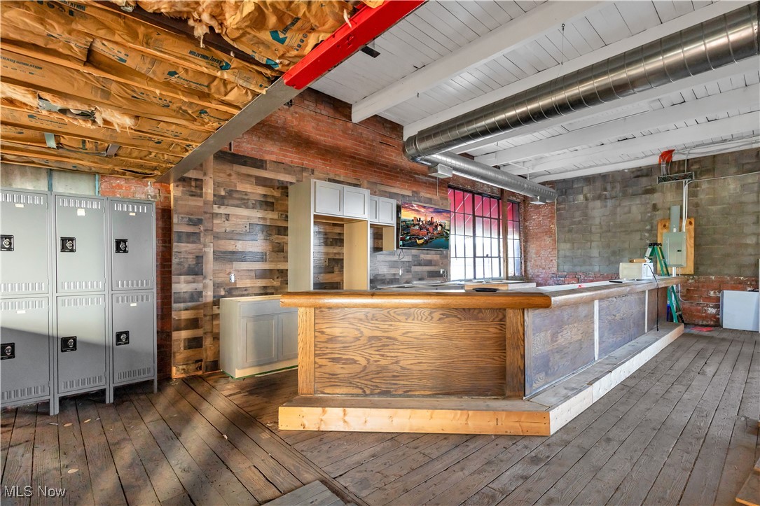 Bradley & Cobbs Madison Park Al - Commercial Sale