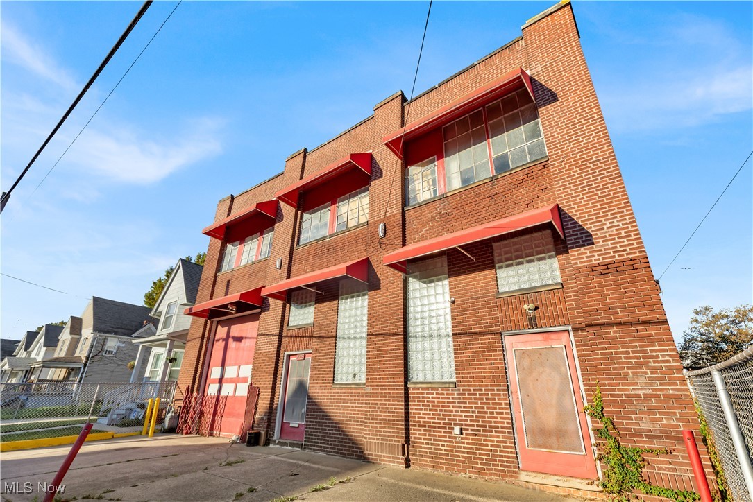 Bradley & Cobbs Madison Park Al - Commercial Sale