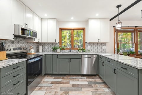 Tiny photo for 38591 Dodds Landing, Willoughby Hills, OH 44094 (MLS # 5256846)