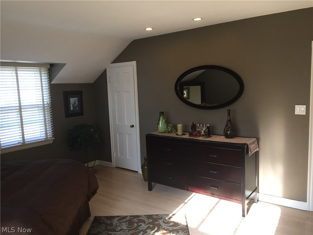 Shaker Lakes - Residential