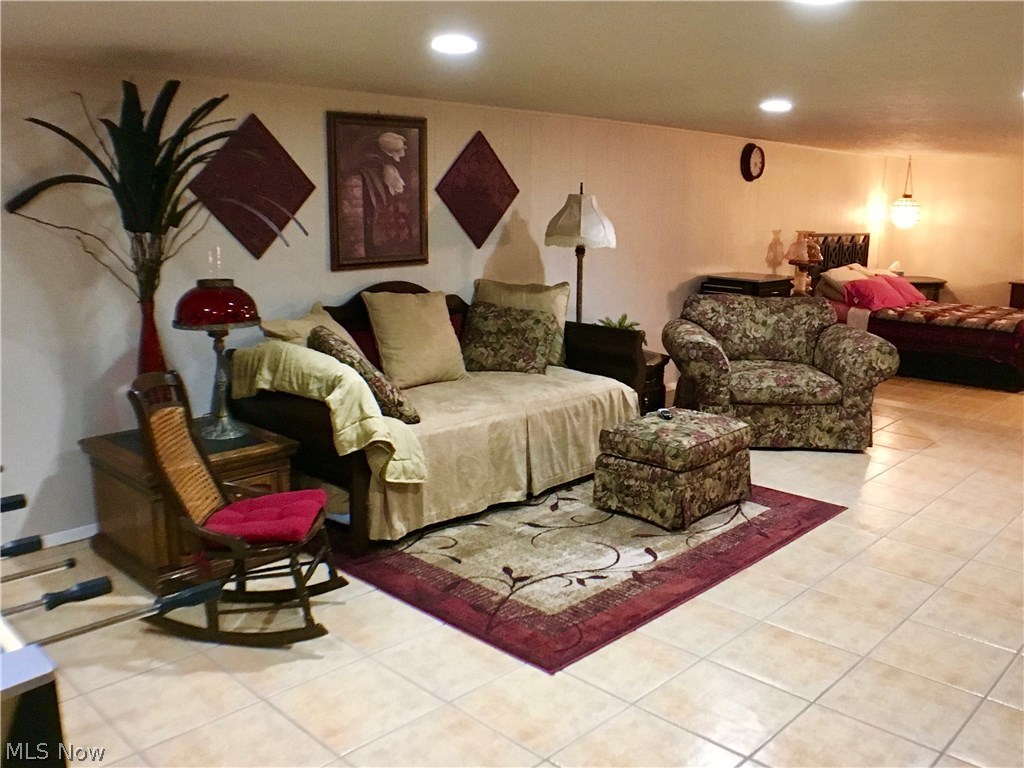 Ridge Road 02 - Residential