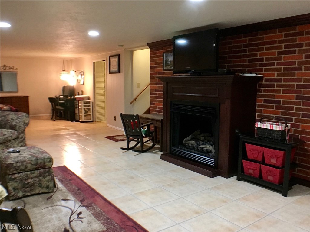 Ridge Road 02 - Residential