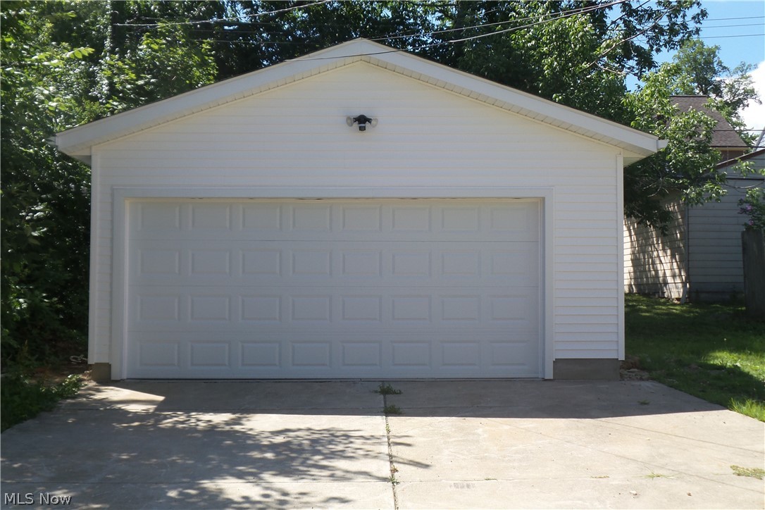 Cleveland Heights Blvd - Residential