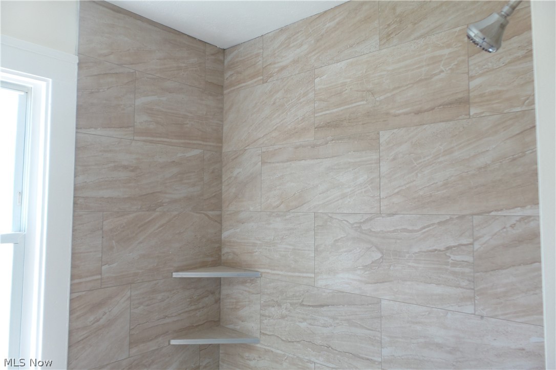 Cleveland Heights Blvd - Residential