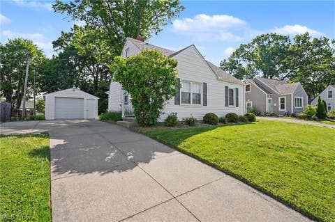 Homes For Sale - 1711 Thornapple Avenue<br/> Akron, OH 44301