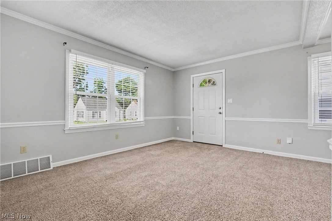 1711 Thornapple Avenue