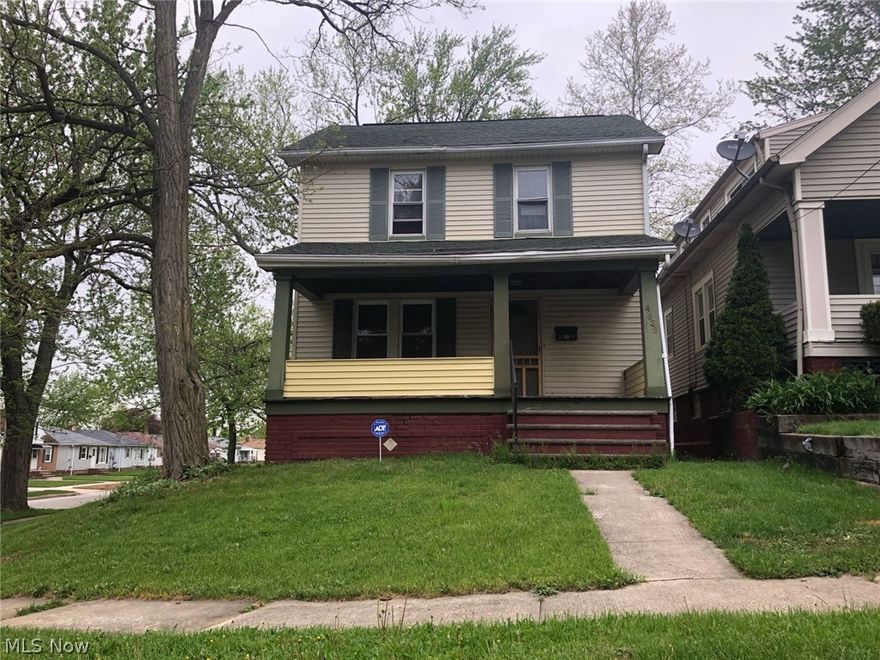 Nice property on a corner lot. Three bedroom - one bath colonial with two car detached garage. 
New furnace and hot water to be installed on October 8.
Recent improvements include carpet, paint and counters. 
Currently leased at $625/month on month to month lease. 
Well located just northeast of the intersection of I-77 and I-480.
Property has been well maintained, however, it is being sold "As Is". Seller will not make repairs.