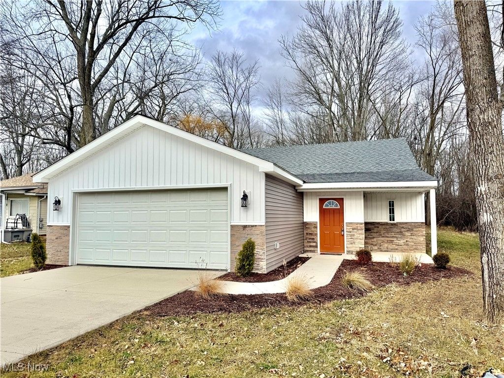 Photo of 246 W Hamilton Street, Oberlin, OH 44074 (MLS # 5171188)