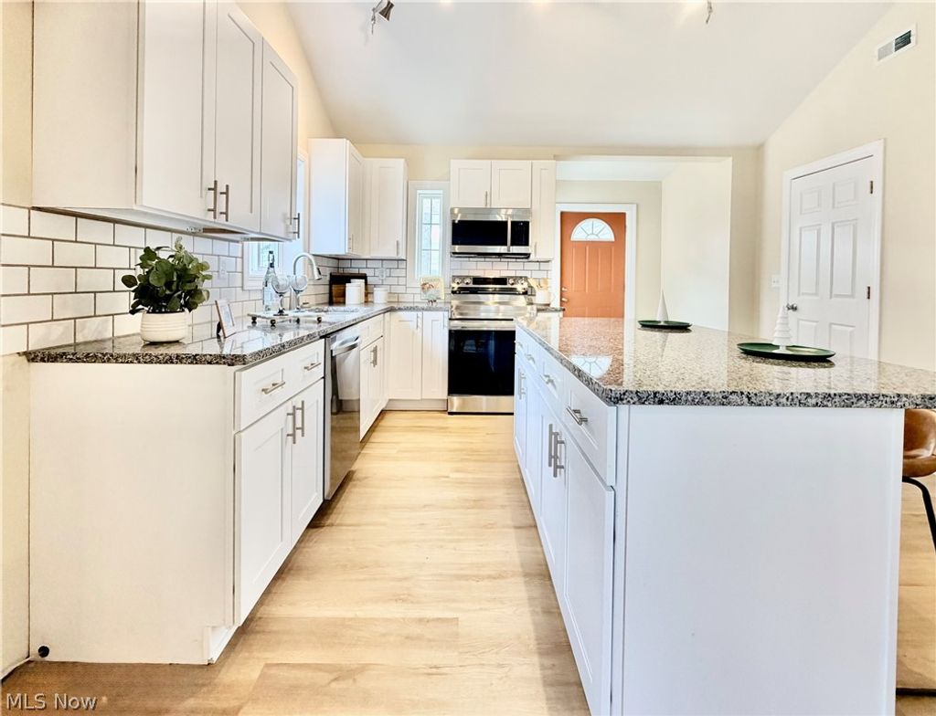 Photo of 246 W Hamilton Street, Oberlin, OH 44074 (MLS # 5171188)