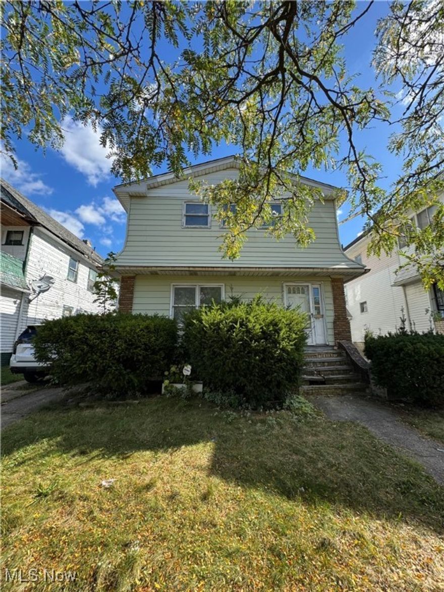 ATTENTION INVESTORS!!! Amazing flip or BRRRR opportunity!!! 6 bed 2 bath duplex with HUGE upside potential waiting for you to come and bring it to life!!! Section 8 paying up to $1,470 per unit in that zip code for a strong cash flow potential!! Third floor has a bathroom also so there is a possibility of turning it into a triplex and making it a cash cow!! 

Seller is selling AS IS!!!