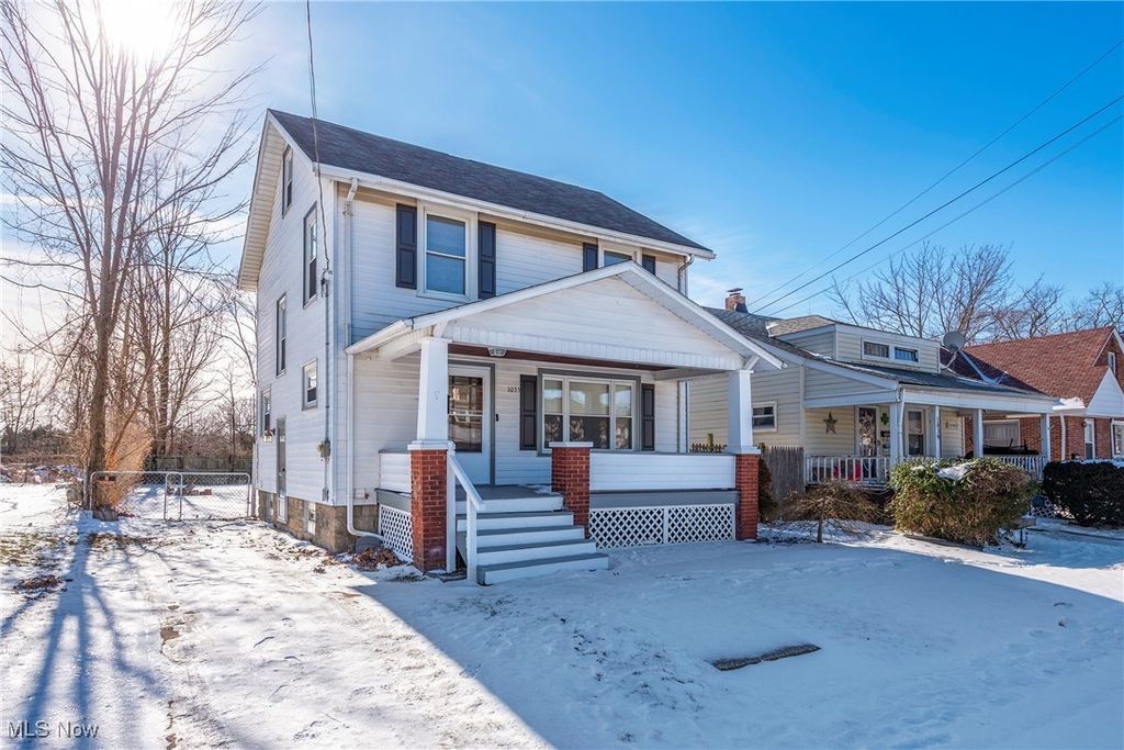 Photo of 1035 W 12th Street, Lorain, OH 44052 (MLS # 5183515)