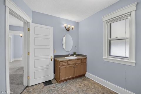 Tiny photo for 405 Silver Street, Akron, OH 44303 (MLS # 5219936)