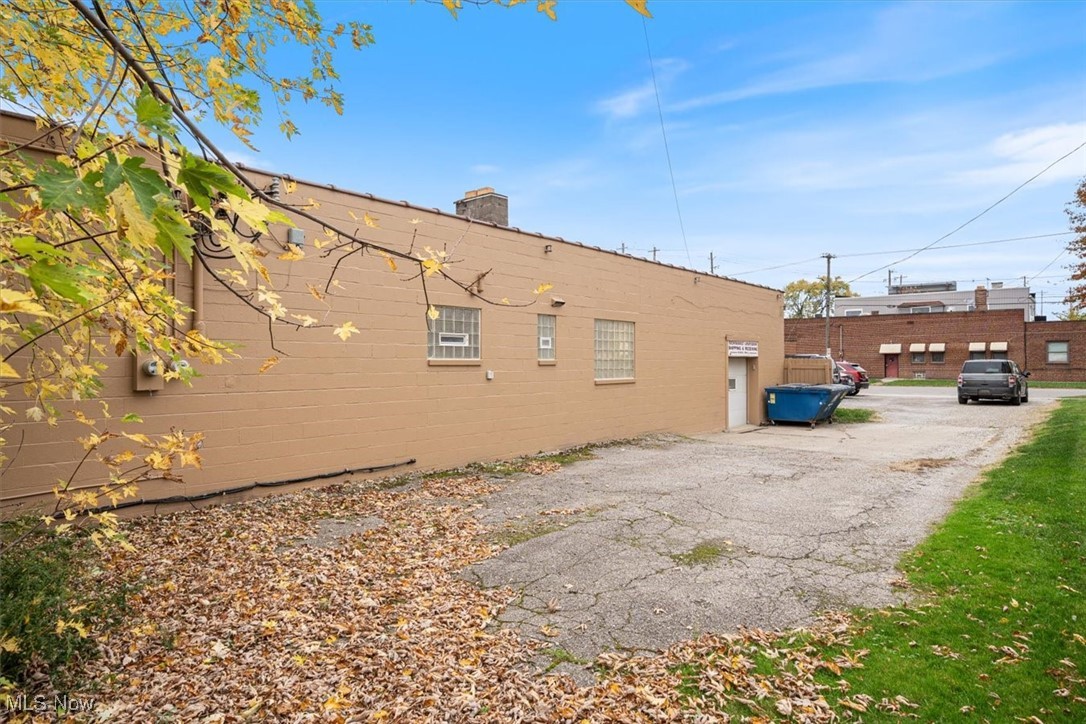 Cleveland, Ohio 44109, United States, ,Commercial,Pending,33579