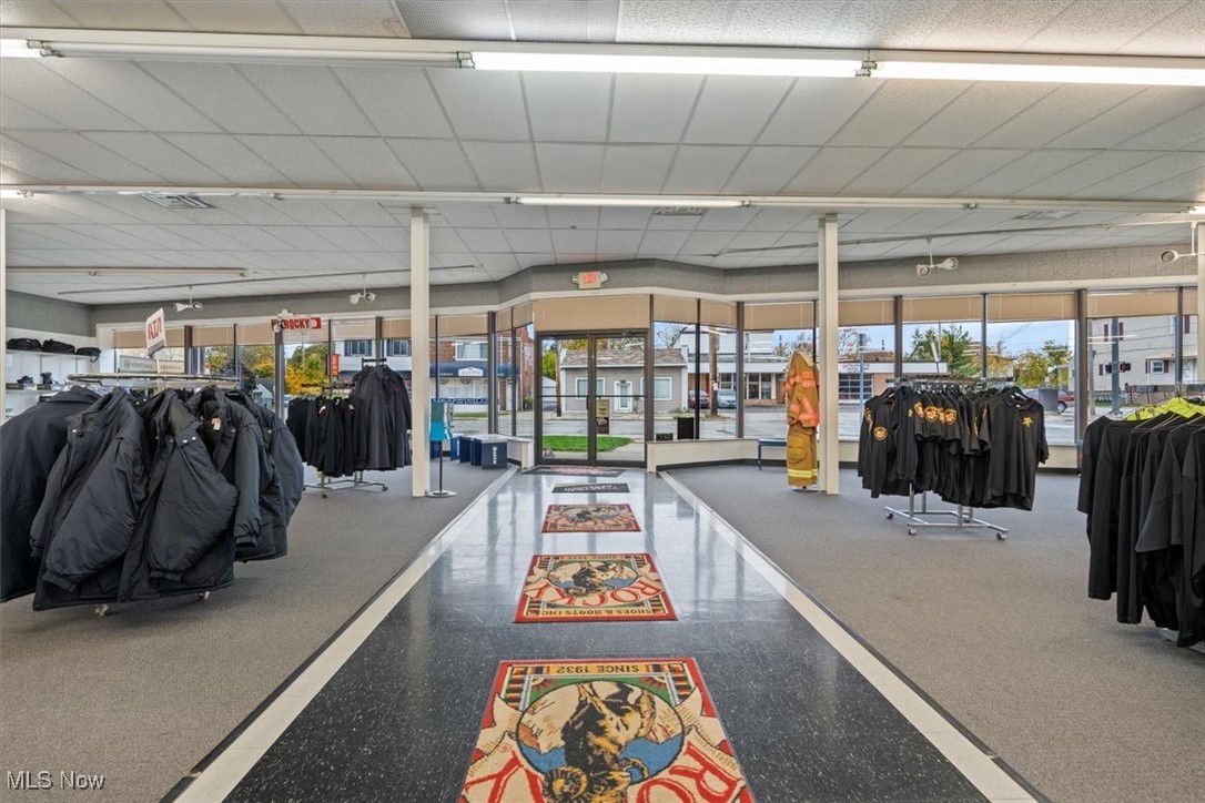 Cleveland, Ohio 44109, United States, ,Commercial,Pending,33579