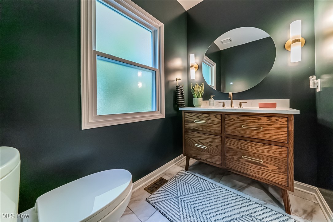 8698 Chase Drive, Chagrin Falls, Ohio image 32