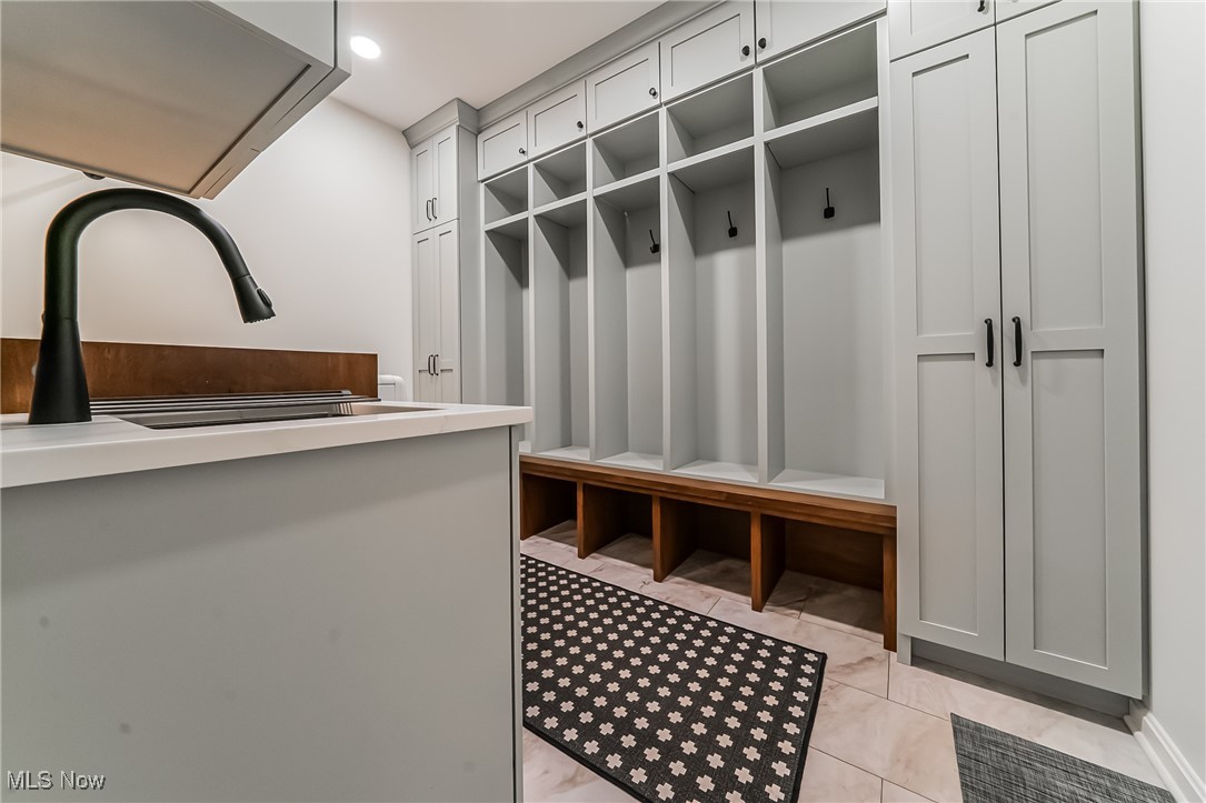 8698 Chase Drive, Chagrin Falls, Ohio image 34
