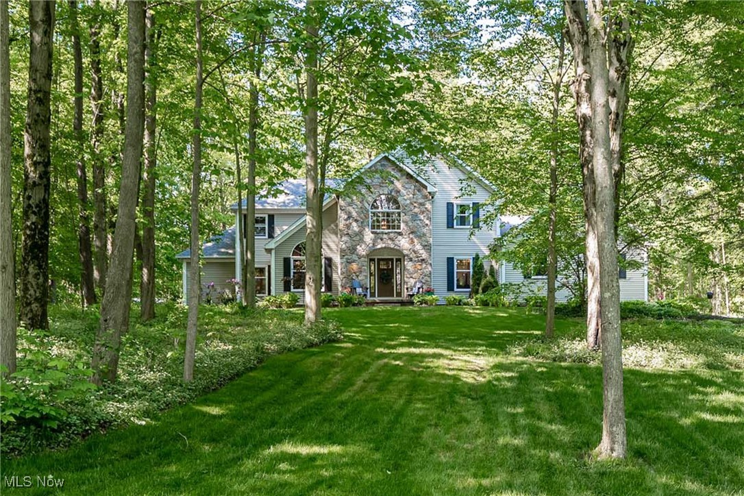 8698 Chase Drive, Chagrin Falls, Ohio image 1