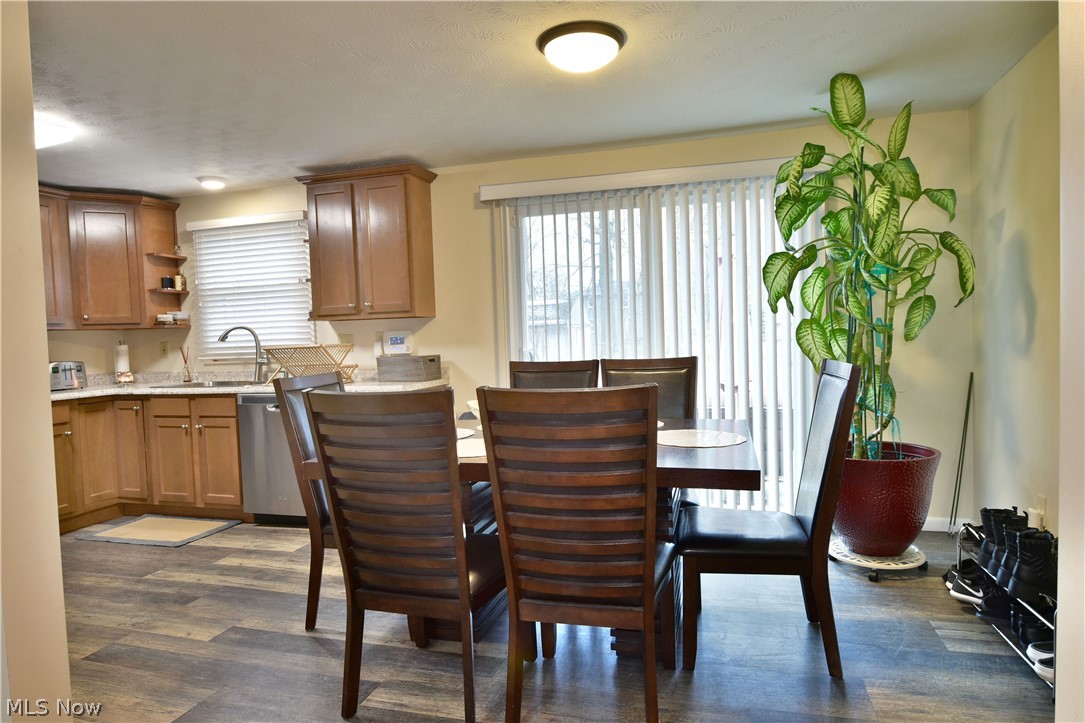 Fox Croft Venice Heights - Residential