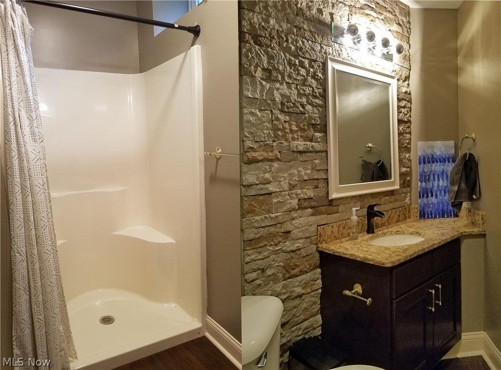 Red Tail - Residential