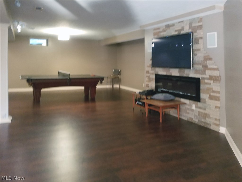 Red Tail - Residential