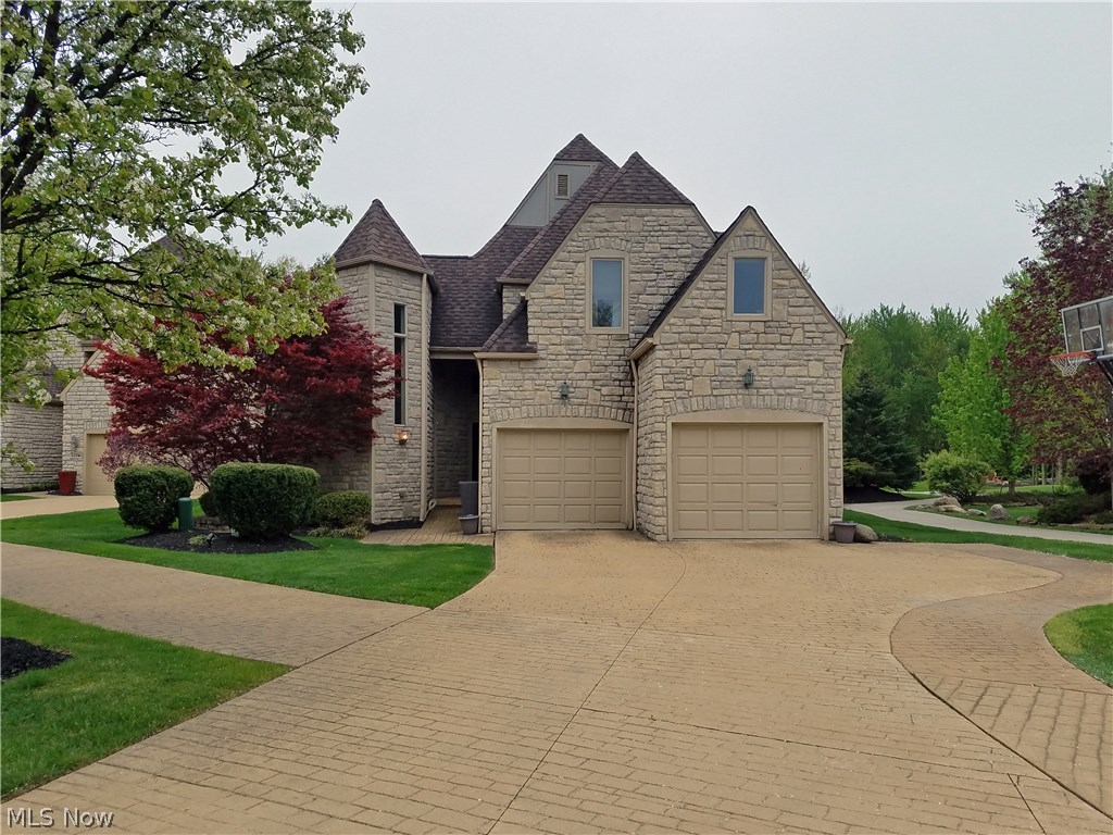 Red Tail - Residential