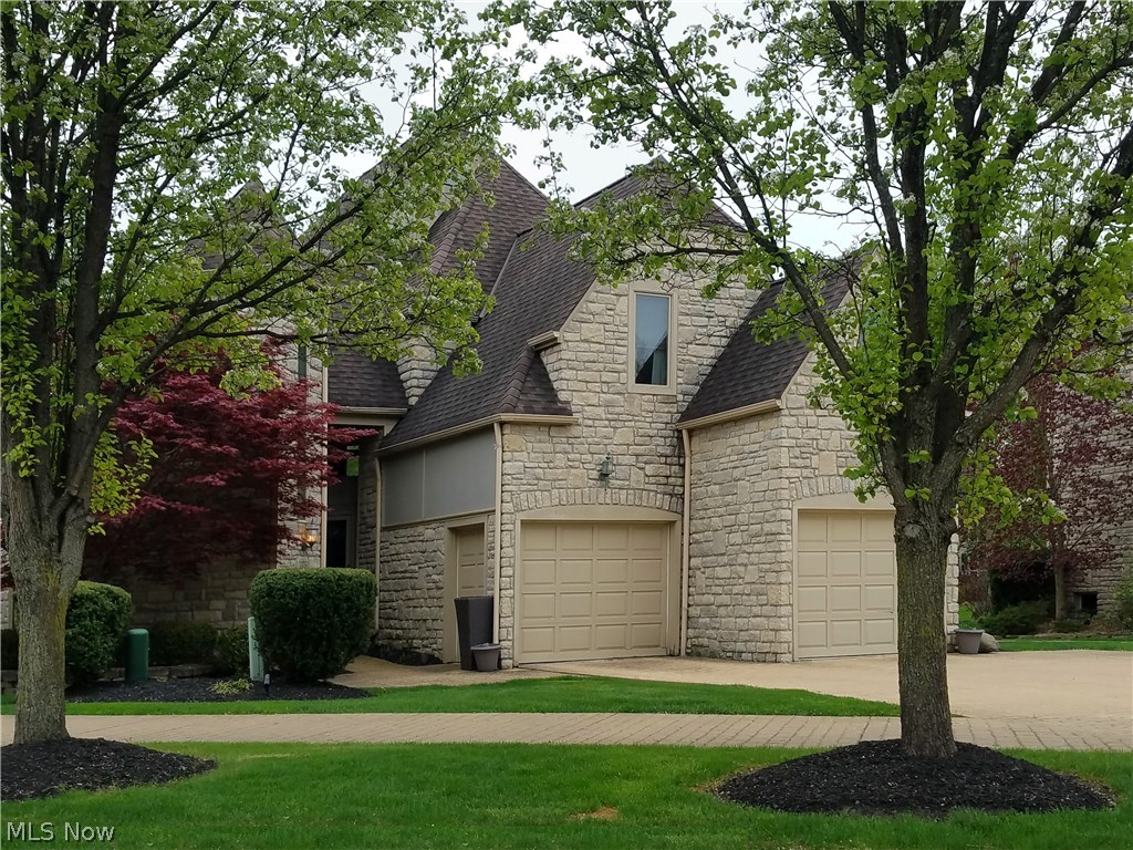 Red Tail - Residential