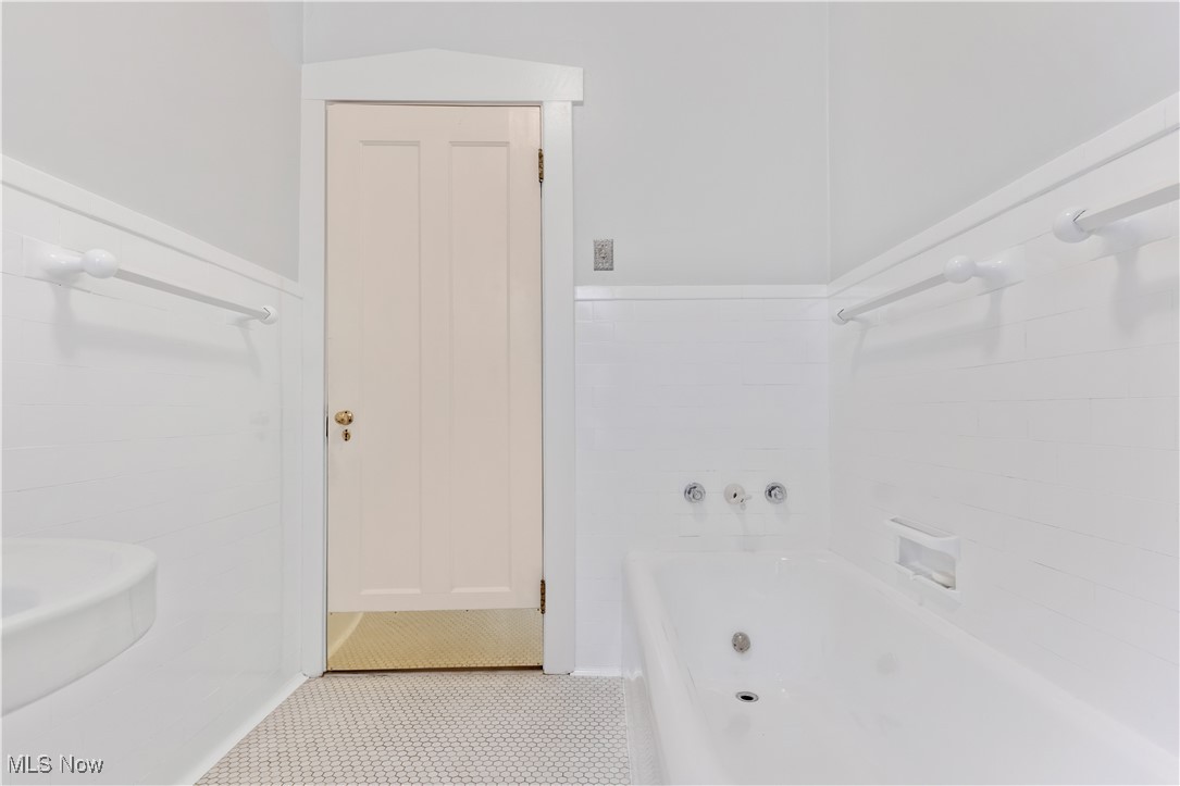 2472 Overlook Road #11, Cleveland Heights, Ohio image 18