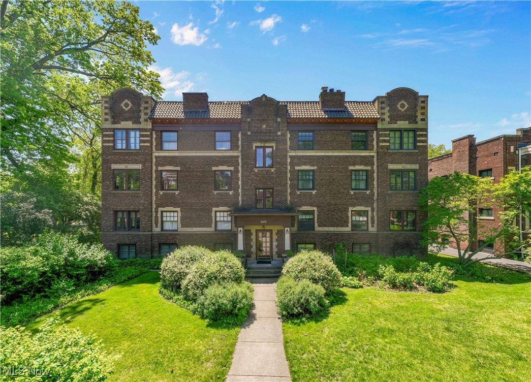 2472 Overlook Road #11, Cleveland Heights, Ohio image 1