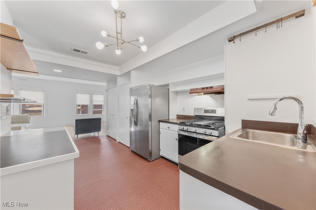 2472 Overlook Road #11, Cleveland Heights, Ohio image 5