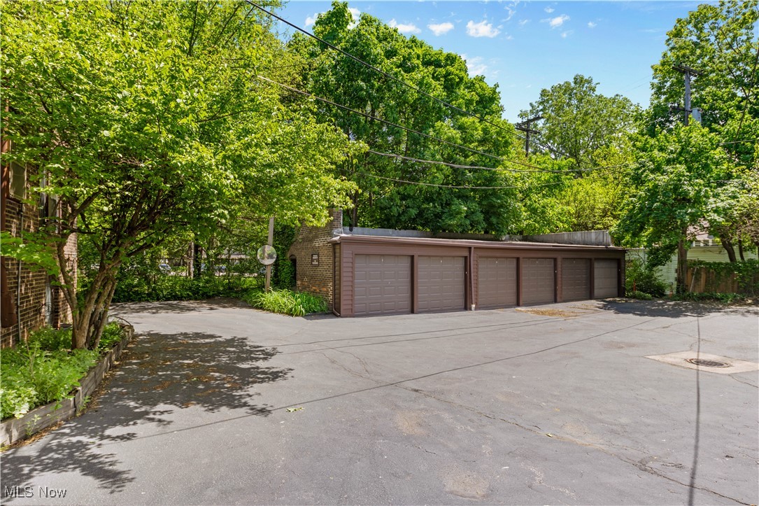 2472 Overlook Road #11, Cleveland Heights, Ohio image 33