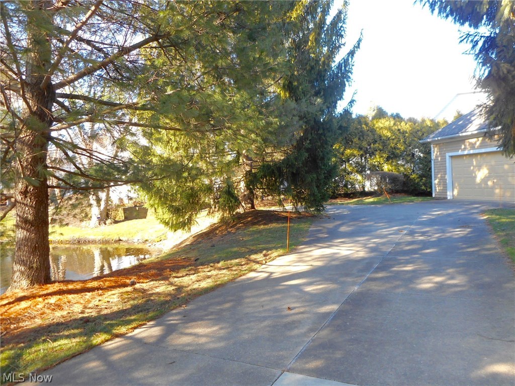 Village Crystal Lakes Condo - Residential