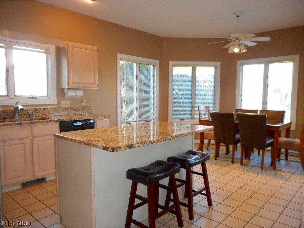 Village Crystal Lakes Condo - Residential