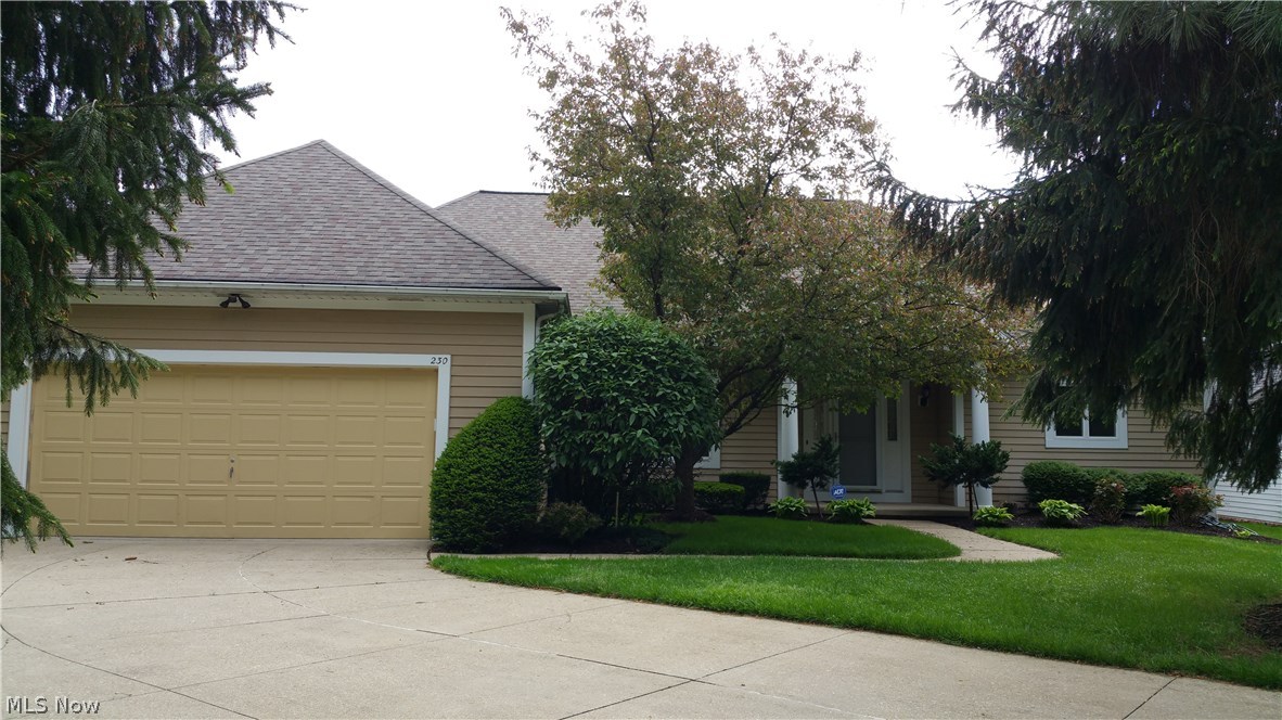 Village Crystal Lakes Condo - Residential